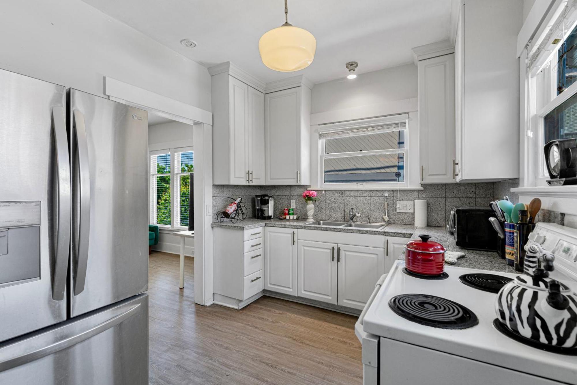 Vintage 3 Bedroom Home In Prime Eastlake Seattle With Private Parking Екстер'єр фото