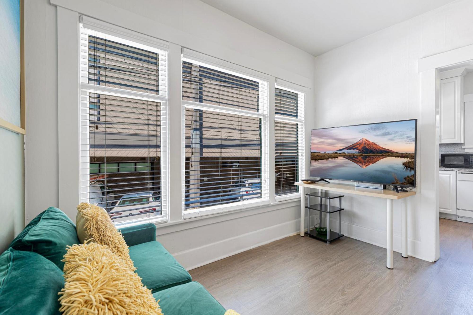 Vintage 3 Bedroom Home In Prime Eastlake Seattle With Private Parking Екстер'єр фото
